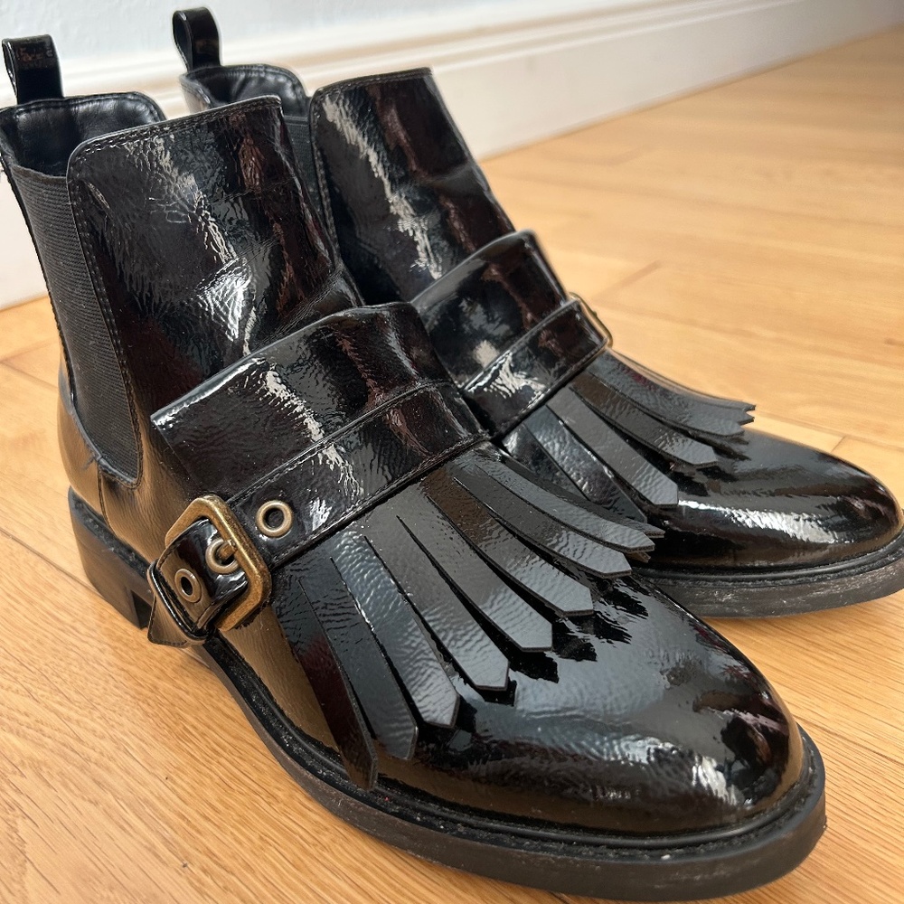 Marc Fisher Brigita Booties sz 7.5 Kiltie Fringe Buckle Strap Black Patent